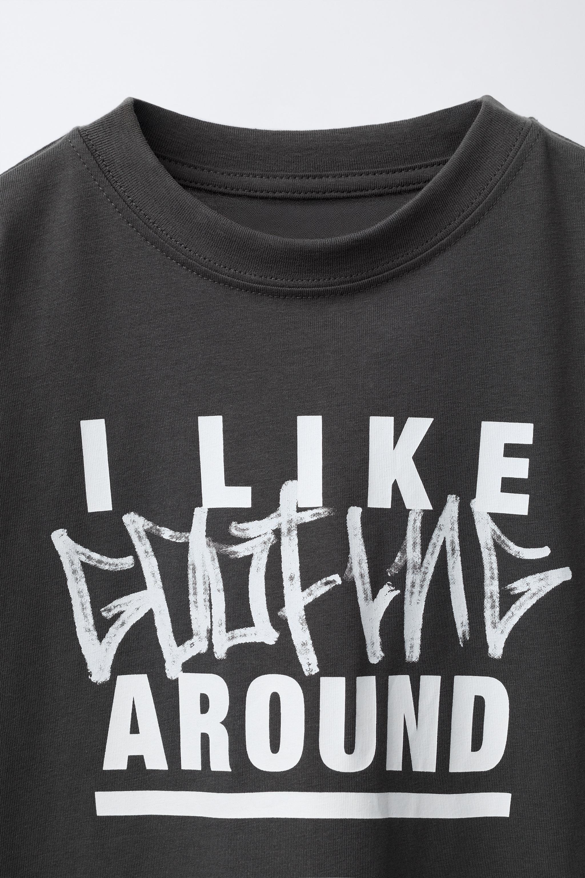 T-SHIRT À IMPRIMÉ GRAFFITI